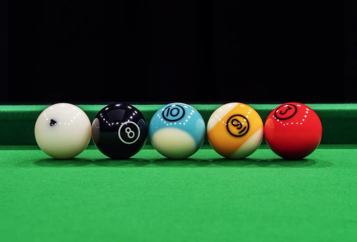 Pool Tungsten detail